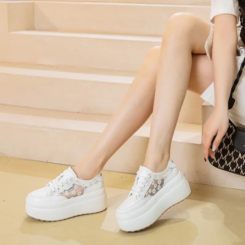 Мода Горячая распродажа 8см Воздушная сетка Натуральная кожа Вышивка Женские Дышащие Полые Массивные Кроссовки Платформа Клиновидная подошва Балетки Летние Сандалии