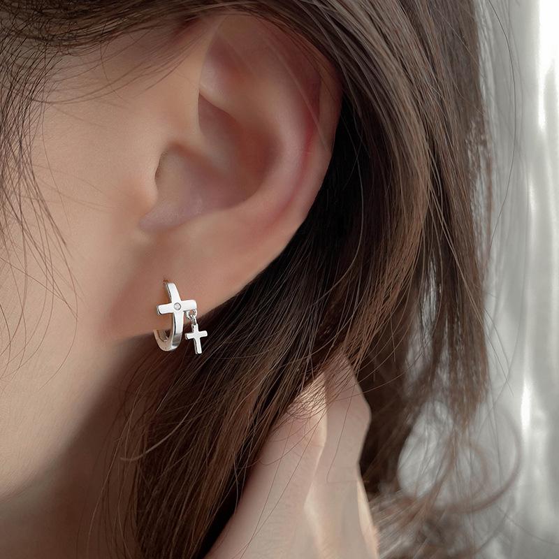 Single Diamond-Encrusted Cross Ear Buckle Women'S Short Cold Wind Hip-Hop Personality Bouncing Small Ear Buckle