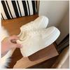 Версия из овчины, увеличение внутренней высоты, маленькие белые туфли, женские, весна 2025, маленький ароматный ветер, толстая подошва, маффин, легкие туфли, повседневные, на платформе