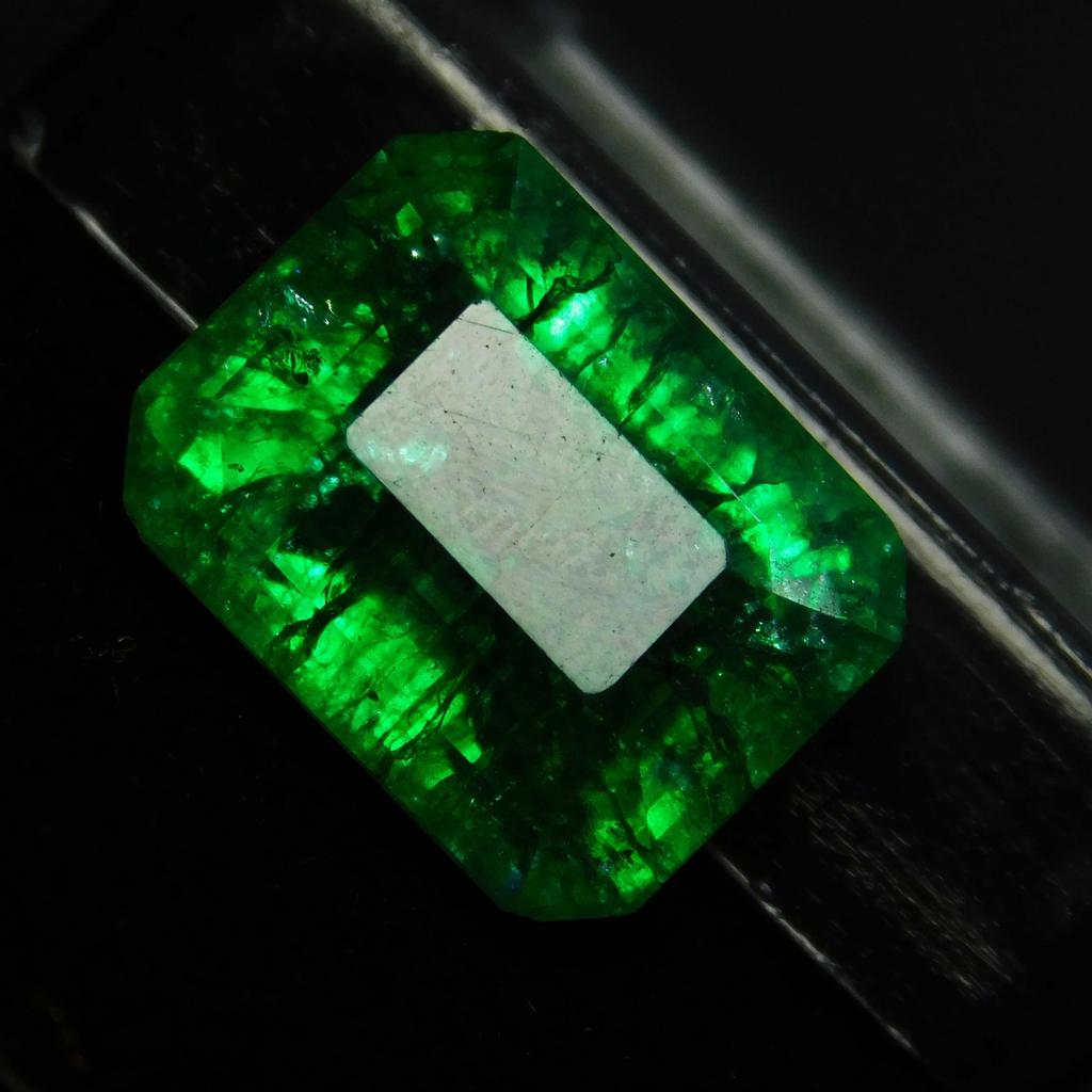 10 Carat Natural Colombian Emerald Green CERTIFIED Loose Gemstone Emerald Cut A-3518a