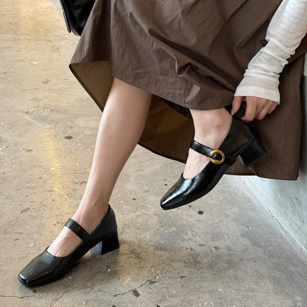 Vintage Mary Jane Small Leather Shoes Women's 2025 Women's Autumn New Versatile Single Shoes Thick Heel Square Head Velcro High Heels