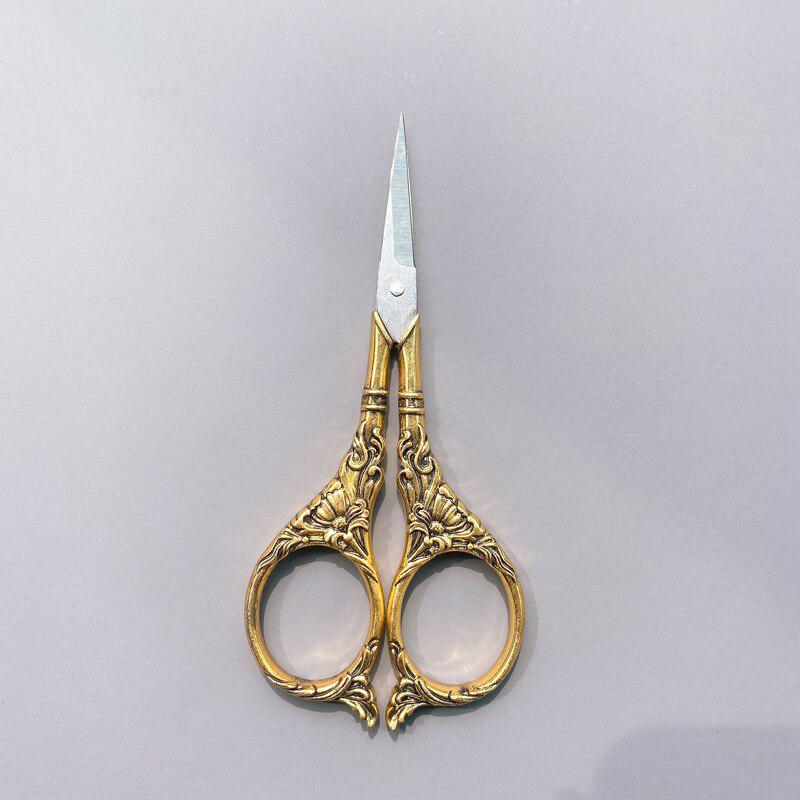 Стальные швейные ножницы в ретро стиле