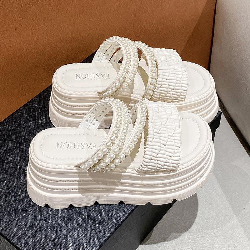 Маленький человек 9 см толщина подошвы увеличение высоты маффин крутые тапочки женские летние новые жемчужные с открытым носком танкетка одна перемычка