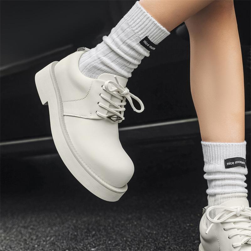 Новый дизайн уличной съемки Британские туфли дерби пара белые кожаные туфли универсальный тренд простые маленькие кожаные туфли 5642-J