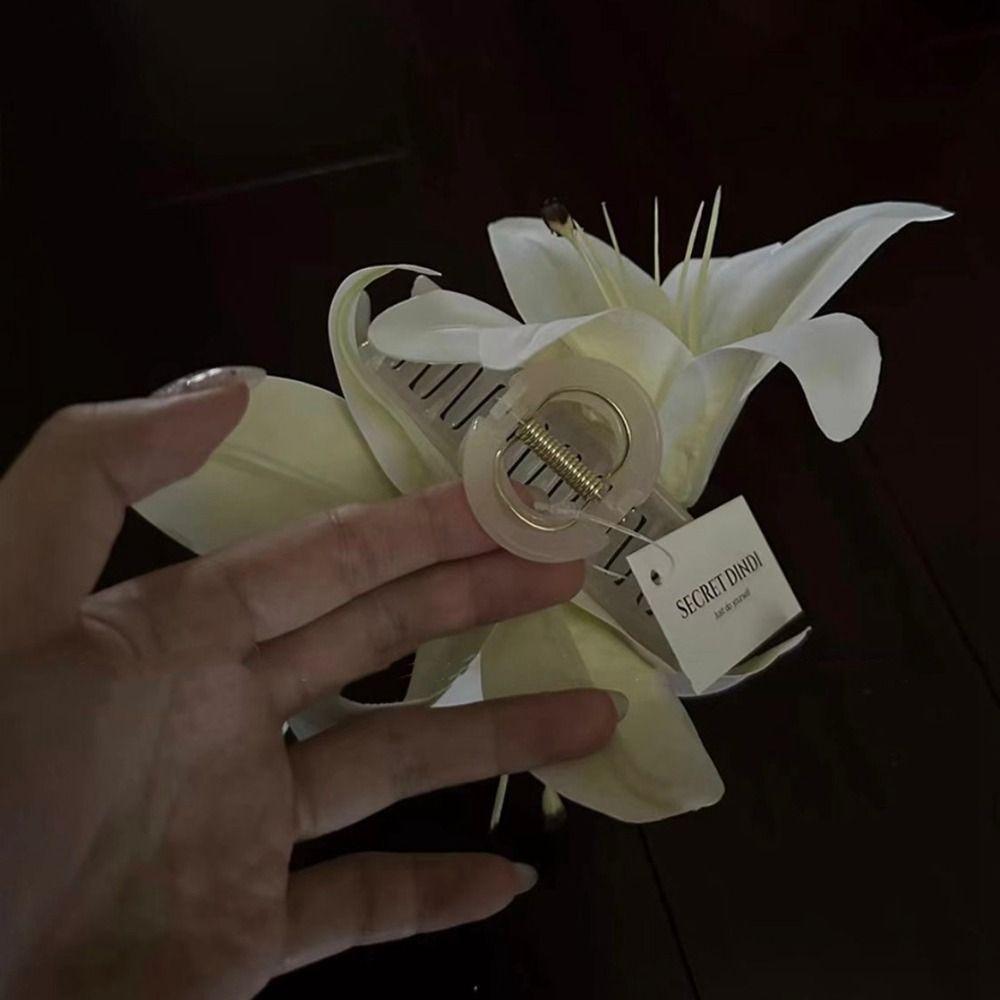 Bohemia Barrettes Lilium Flower Hair Claw Large Shark Clip Ponytail Clip Calla Hair Clip Headdress Cute Hairpin Big Hair Claw