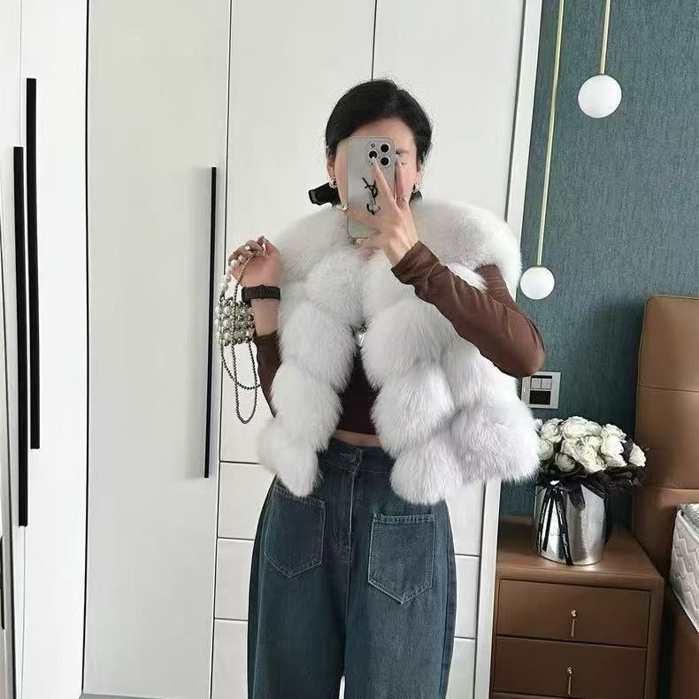 Autumn and winter new whole fur fox fur coat women's vest vest temperament versatile and thin short fur collar