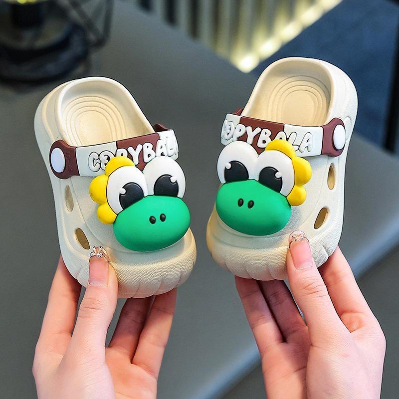 Children's summer clogs for girls, indoor non-slip cartoon sandals for boys, toddlers, and older kids, suitable for outdoor beach wear