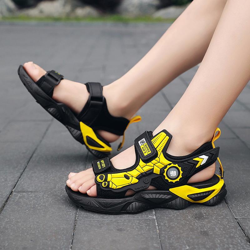 Children's sandals, boys' summer beach shoes, new non-slip, soft-soled, open-toe design, suitable for older children, athletic sandals