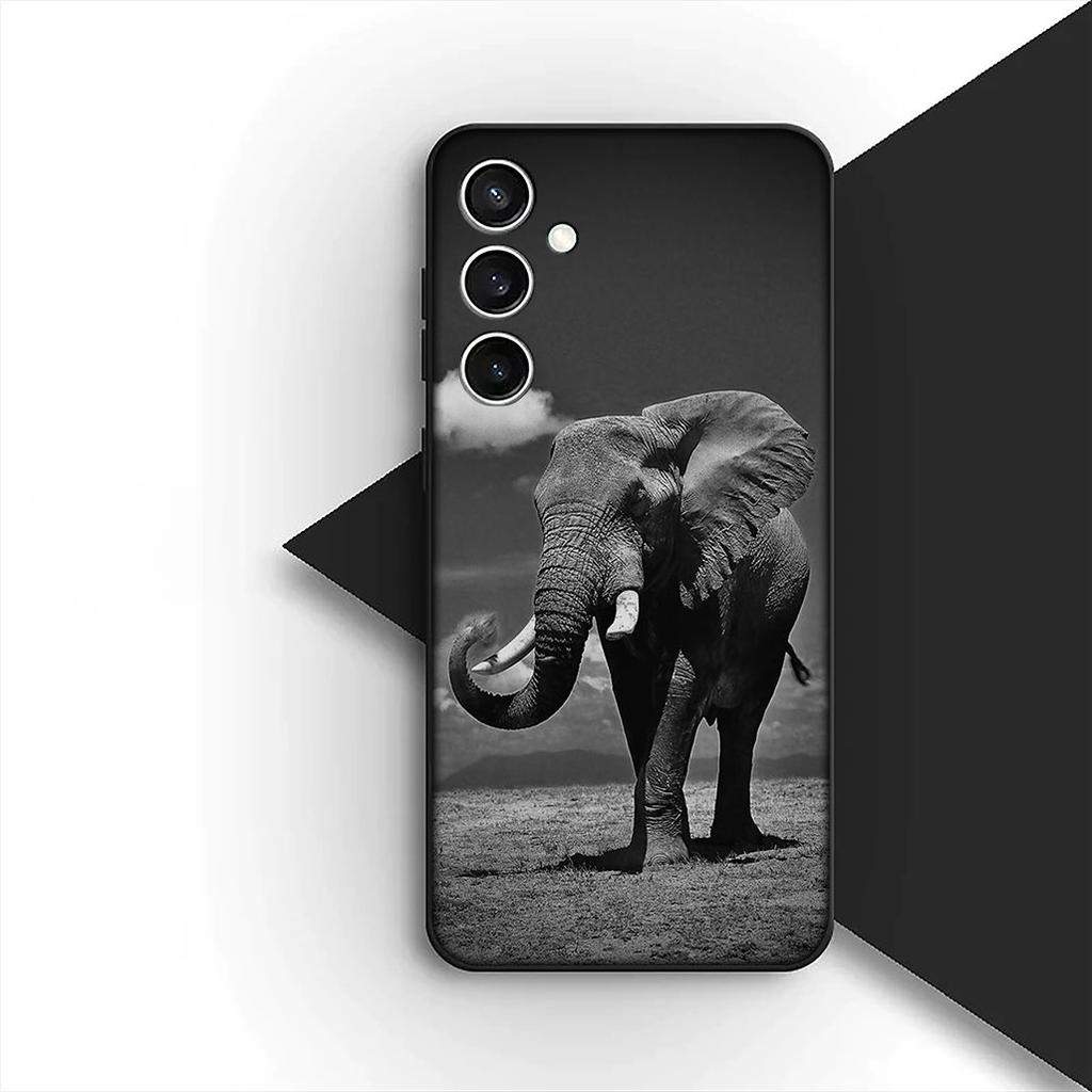 Elephant Dumbo Silicone Cover for Apple iPhone 17 Pro XS Max Air XR 6 Plus X 5 + SE 2022 SE2 6+ Coque Phone Case