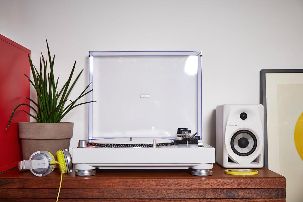 Pioneer DJ 4-дюймовый двухполосный активный монитор DM-40D-W (белый)