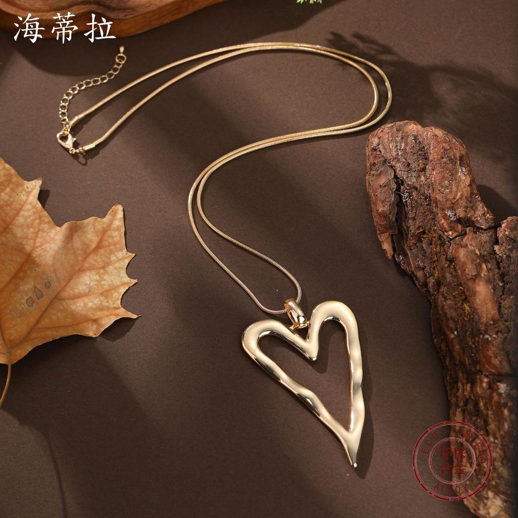 Новая глянцевая полая любовь длинная подвеска, женское преувеличенное универсальное нерегулярное ожерелье из сплава в форме сердца