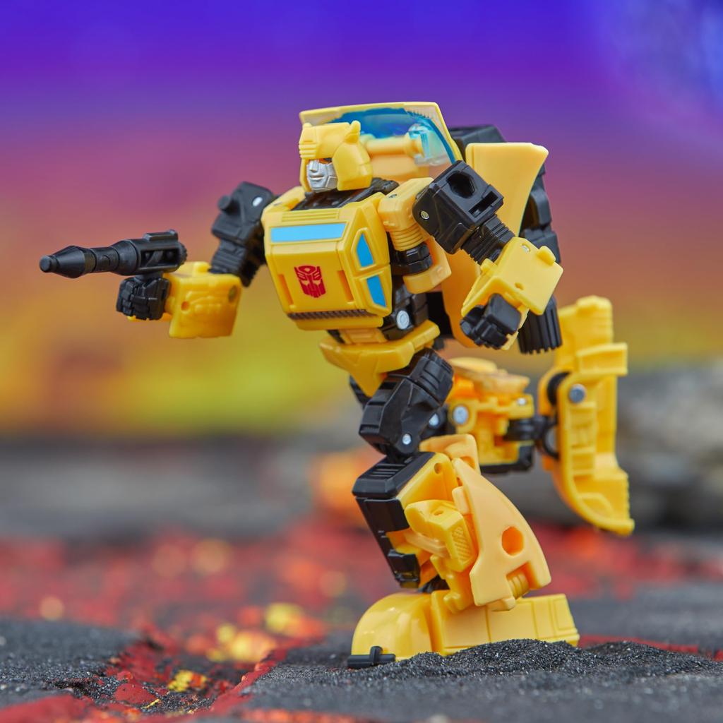 Transformers Legacy Deluxe Class Origins Bumblebee Transformation Фигурка 5.5" 8+