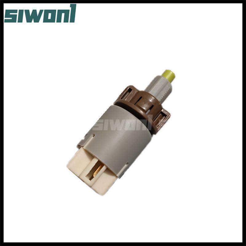 1pcs Brake Light Switch For Toyota Avalon Camry Corolla FJ Cruiser 4Runner RAV4 Lexus E240 ES350 84340-69015 84340-69025