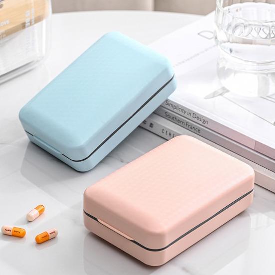Magnetic Pill Box Waterproof Good Seal 7 Days Weekling Pill Organizer 8 Compartments Portable