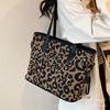 Fashion Leopard Print Large Bag Large Capacity Bag Women's 2025 New Foreign Style Shoulder Bag Simple Texture Commuter Tote Bag