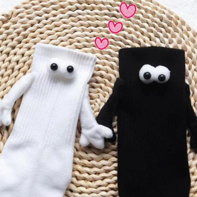 Unisex Funny Magnetic Mid-tube Socks Couple Girlfriends Socks Women's Cute Holding Hands Cotton Socks Black White