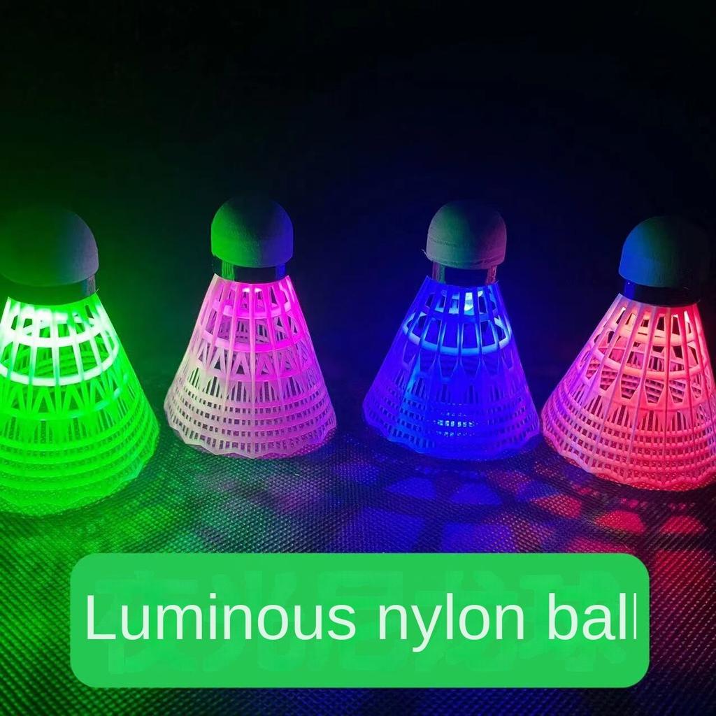 Светящийся мяч для бадминтона с высокой эластичностью и прочным ветронепроницаемым нейлоновым мячом с перьями для яркой ночи.