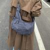 Korean version of fashion plaid shoulder bag 2025 new large-capacity retro commuter messenger bag niche foreign style dumpling bag