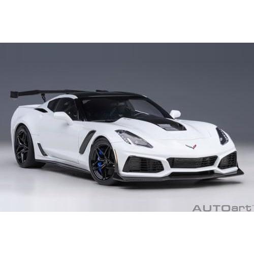 AUTOart 1/18 scale Chevrolet Corvette (C7) ZR1 White Finished Product
