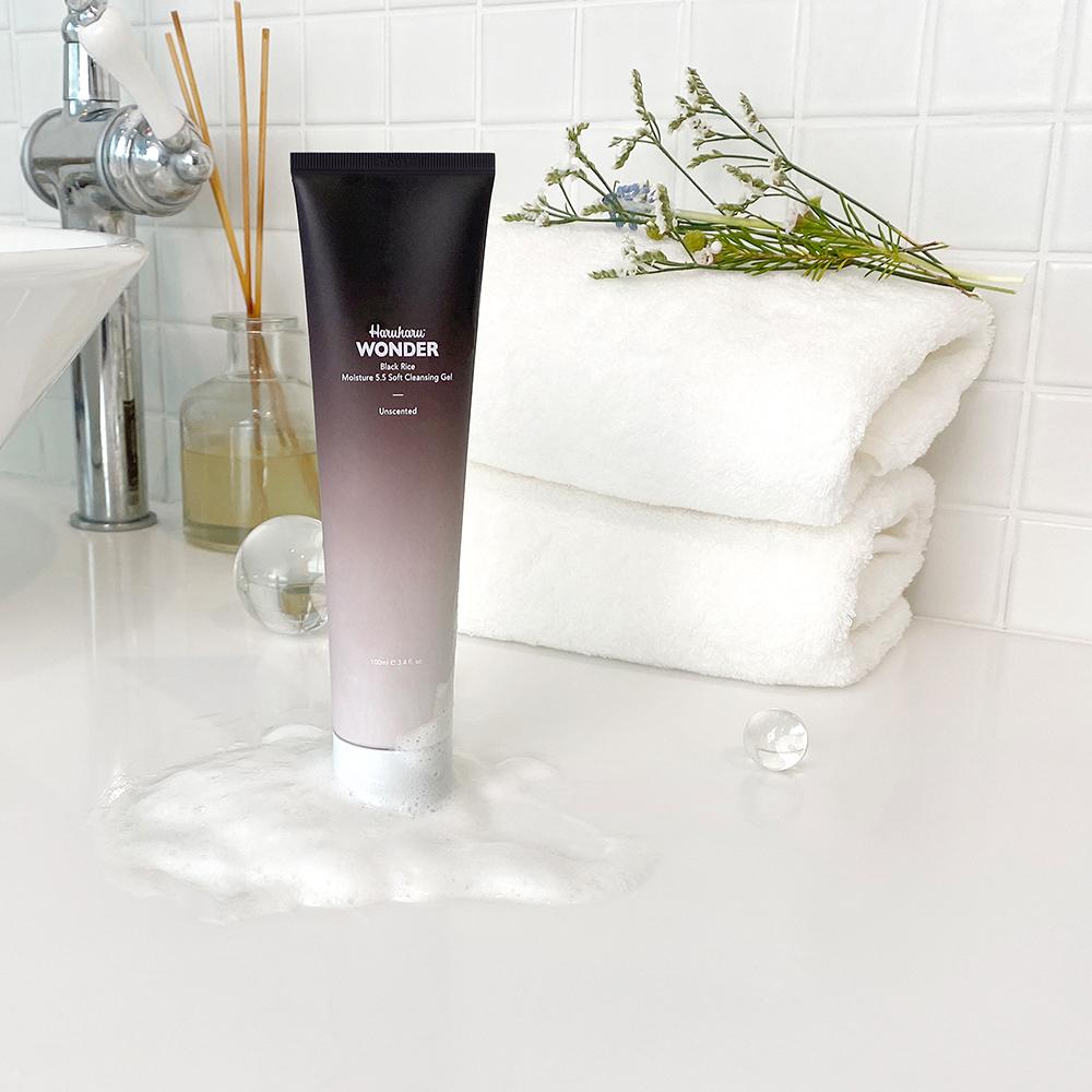 HARUHARU WONDER Black Rice Moisture 5.5 Мягкий очищающий гель 100мл
