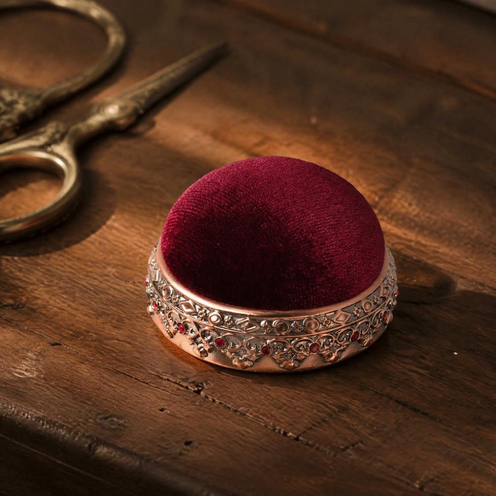 Alloy Holder Round Pin Cushion Lightweight Design Sewing Pin Cushion For Daily Sewing