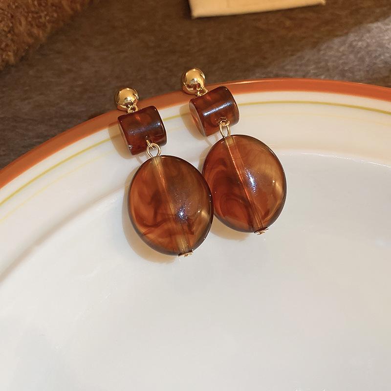 Геометрические серьги цвета кофе Майяра 2025, серьги-пусеты с темпераментом высокого класса и легкой роскошью, нишевые серьги в ретро-стиле