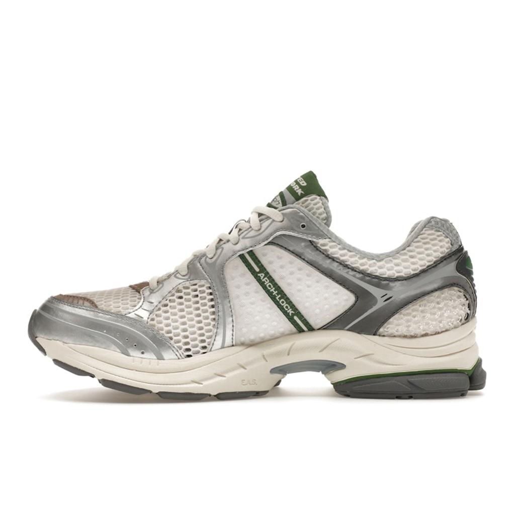 SAUCONY Minted New York X ProGrid Triumph 4 Cream Green Unisex Sneakers Brown S70865-1