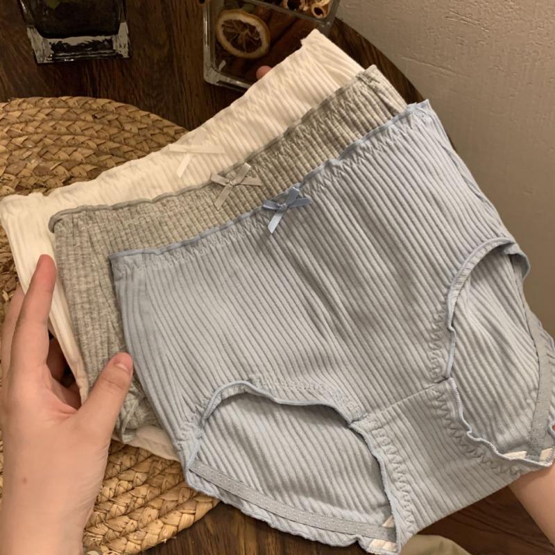 Mid Waist Women's Underwear with Comfortable Breathable Buttocks Wrapped In Pure Cotton Antibacterial Crotch No Trace Large Size Thin Triangle Panties