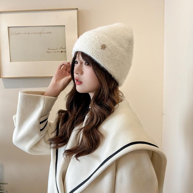 Осенне-зимние шапки для женщин Плюшевые Новые Корейские Вязаные Шапки Универсальные Теплые с Защитой Ушей Утепленные Модные Шерстяные Шапки