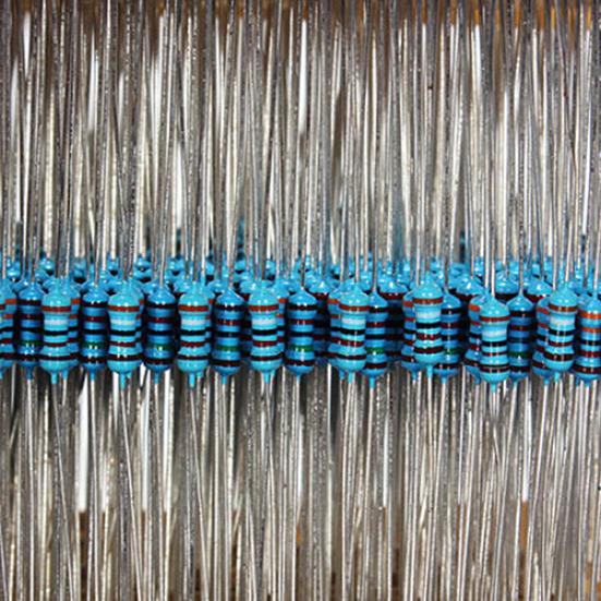 300 шт. 1/4 Вт 30 пленочных резисторов 0,01 значений Металлический допуск Ассорти Набор