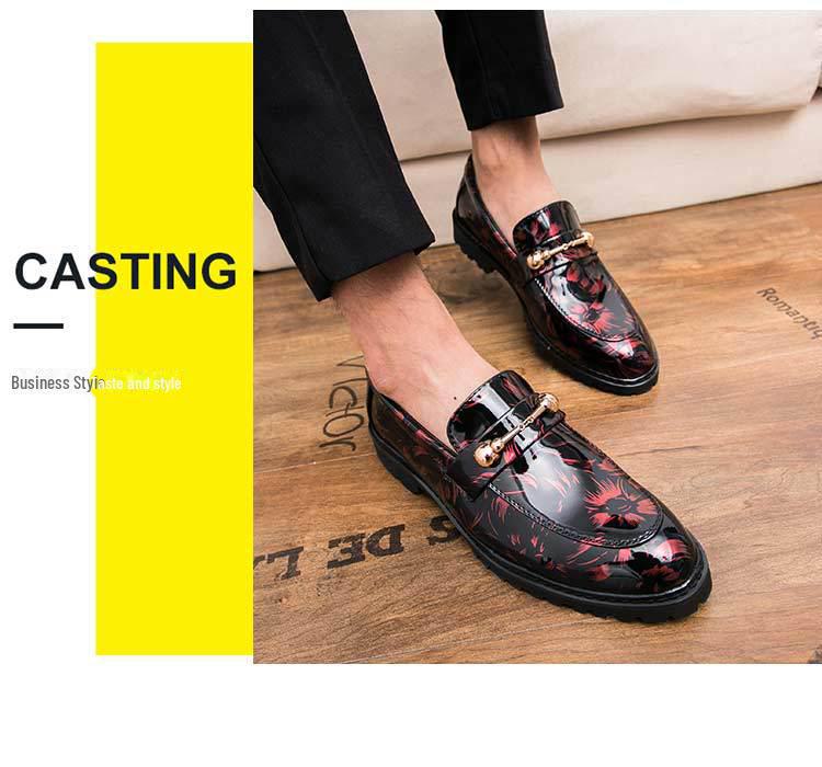 Мужские кожаные повседневные туфли в британском стиле с круглым носком для деловых и рабочих целей, черного цвета. Идеально подходит для молодых мужчин, которые ценят блестящие детали.