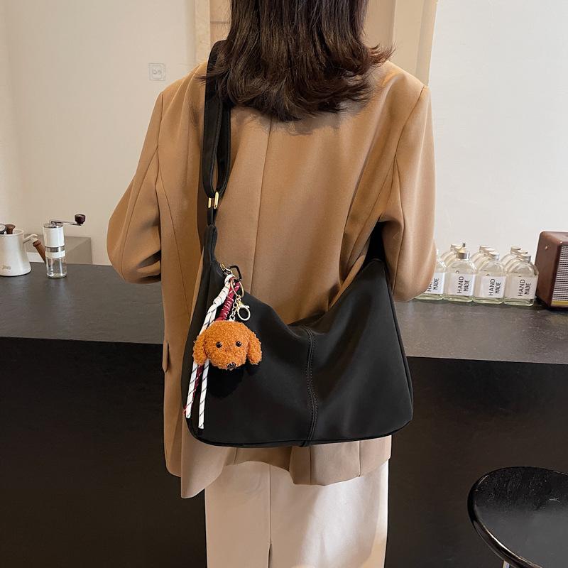 Premium Texture Large Capacity Tote Bag Fashion Retro Trend Shoulder Bag Daily Commute Messenger Dumpling Bag Wholesale