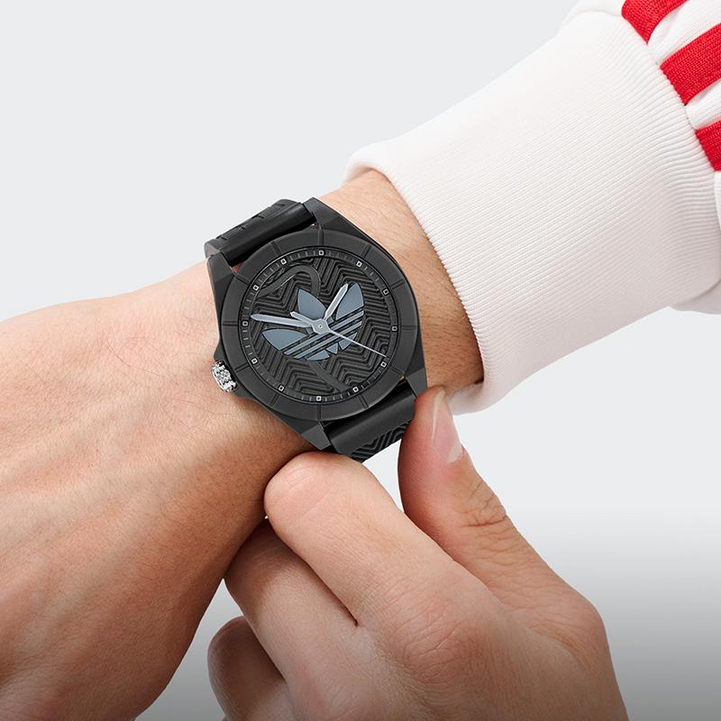 adidas Оригинальные Наручные Часы PROJECT Кварцевый Механизм Силиконовый Ремешок Черный Циферблат Унисекс AOST250332I