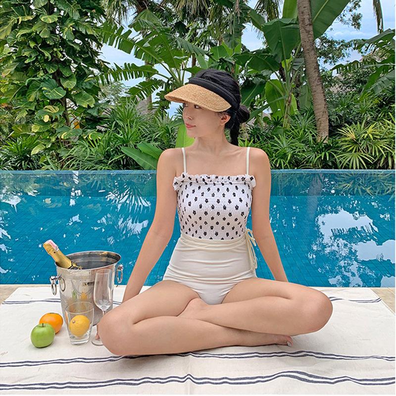 Polka dot splicing tube top gathers high waist tight and thin conservative girl triangle fashion hot spring vacation one-piece swimsuit
