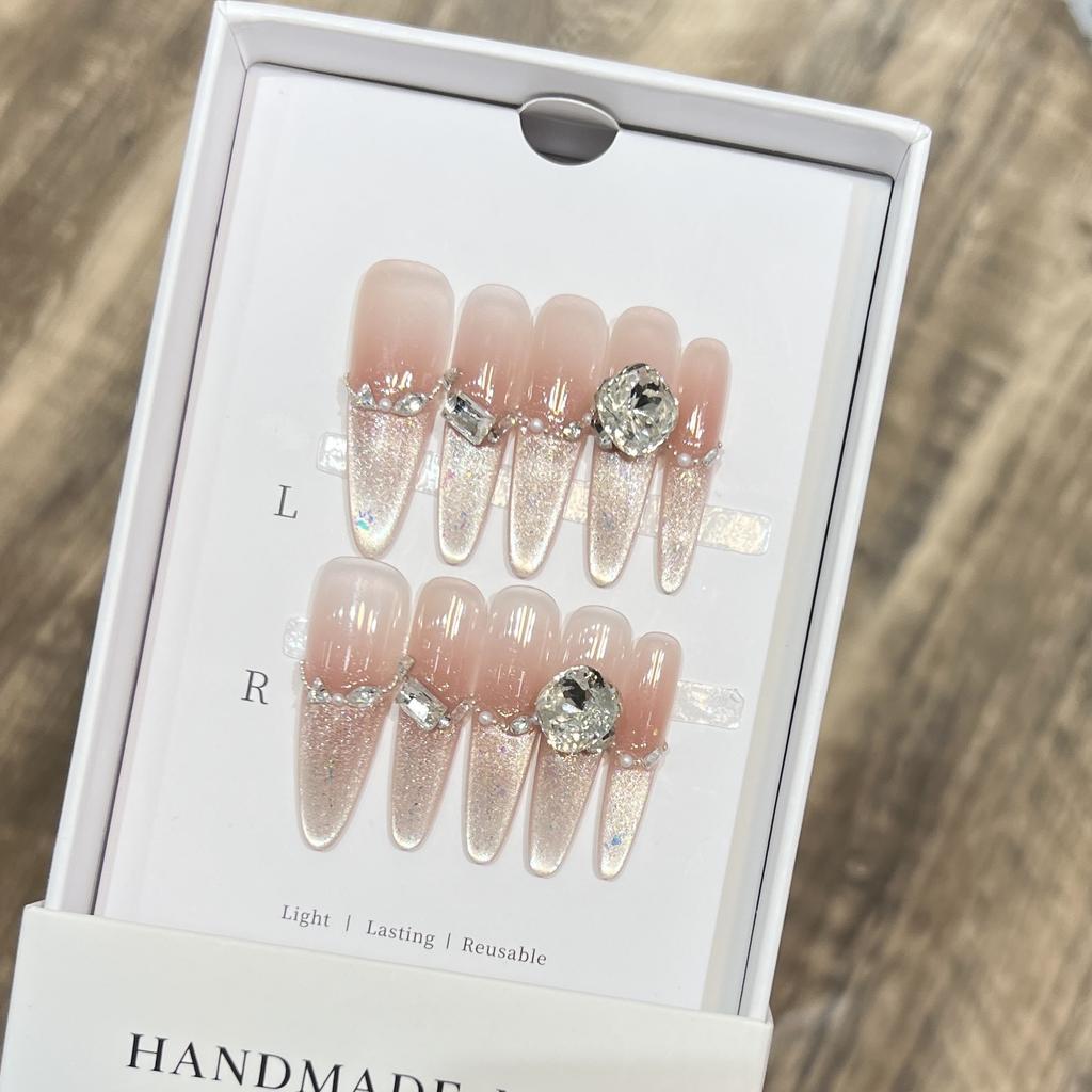 Light Luxury High-end French Cat Eye Small Shattered Diamond Wear Armor Pure Handmade