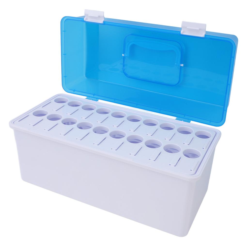 Коробка для хранения пробирок с переносной ручкой и пыленепроницаемой крышкой. Вмещает 20 держателей для пробирок.