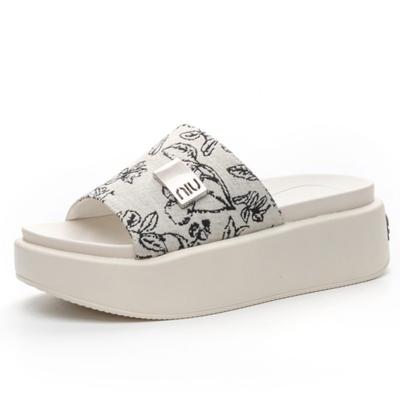 Модные высококачественные 7 см новые сетчатые ажурные шелковые женские кроссовки на танкетке с толстым носком для отдыха на летней платформе с открытым носком