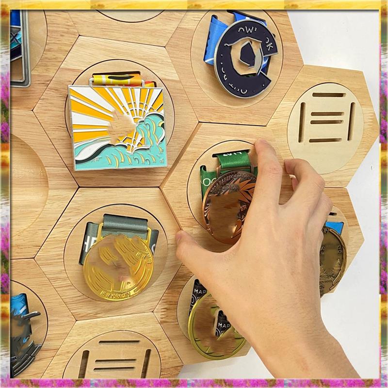 Aug. Simple Wooden Medal Rack 8PCS Hexagonal Wall Mount Decoration For Bedroom Living Room Storage