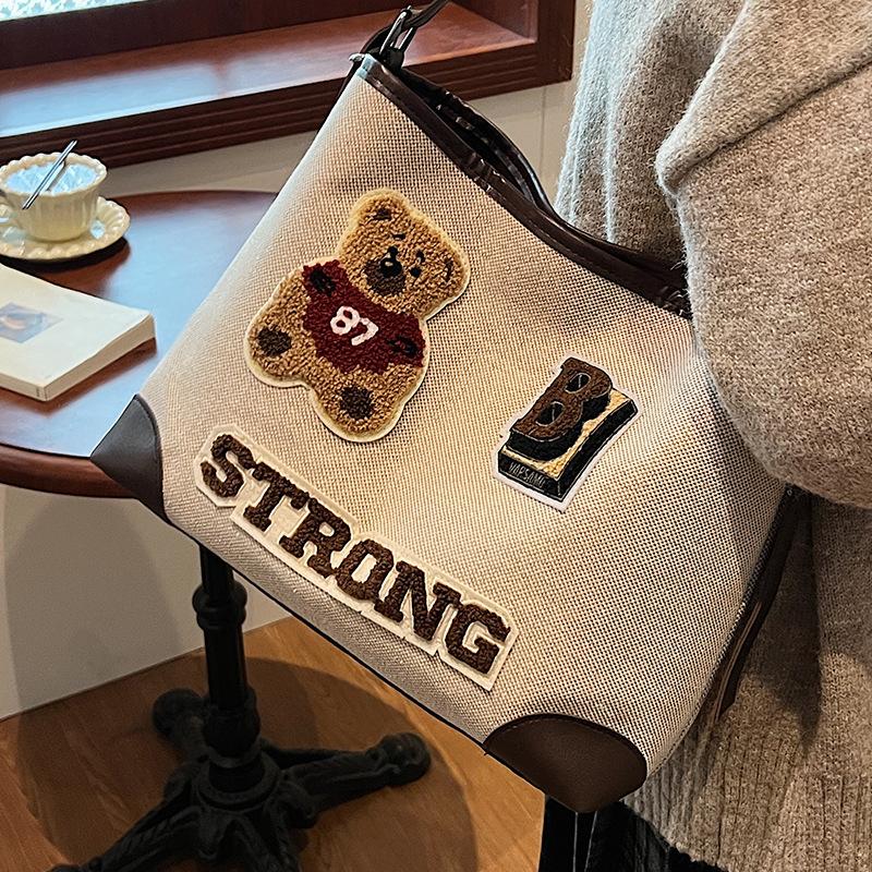 Cartoon Bear Canvas Bag for Women New Large Capacity Commuting Tote Bag Casual One-shoulder Crossbody Bag