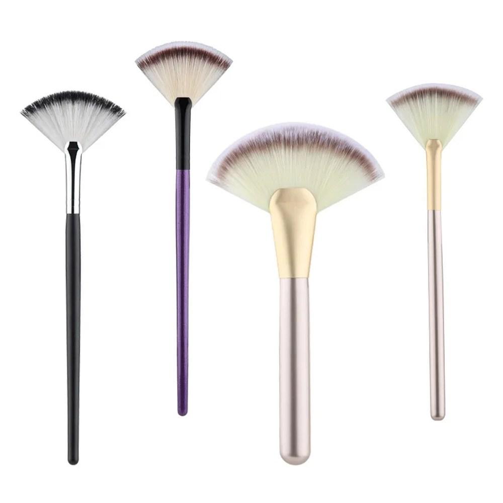 Makeup Brush Large Flat Highlight Blush Fan Shape Makeup Brush Powder Loose Face Soft and Cozy Even Color Tool, 1 Piece, 10 Handle Color L-4