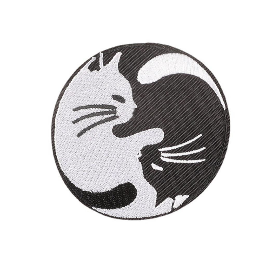 Вышитая ткань наклеена