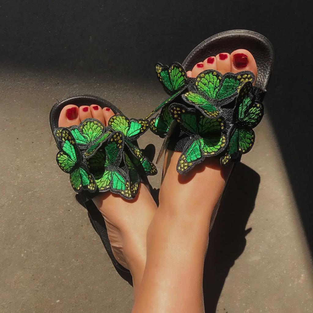 Women Retro Butterfly Slippers Summer Fashion Embroidery Lightweight Anti Slip Flat Bottom Sandal Outdoor Beach Casual Shoes