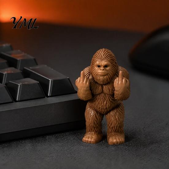 Small Novelty Items Mini Monkey Figurine, Funny Resin Frog Statue with Middle Finger Gesture, Sarcastic Humorous Office Pranks Prank Ornament
