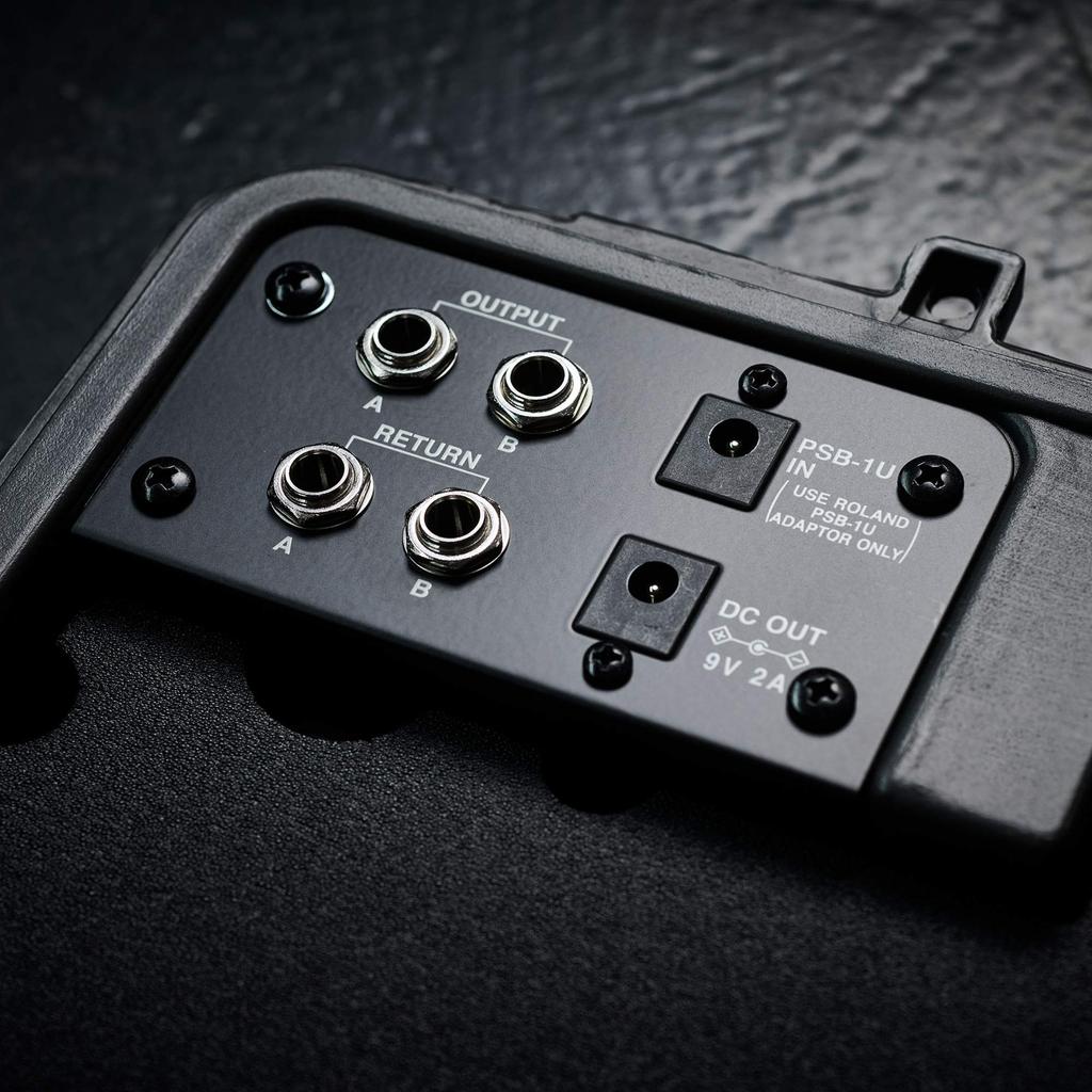 Кейс для педальных эффектов BOSS с коммутационной панелью Легкий и прочный дизайн для живых выступлений и студийной работы Включает держатели для организации проводов BCB-90X Борд,