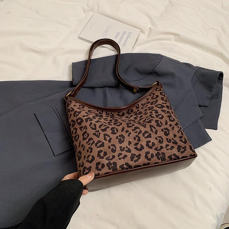 Ielgy Fashion Leopard Print Messenger Female Bag All-Match One-Shoulder Underarm B