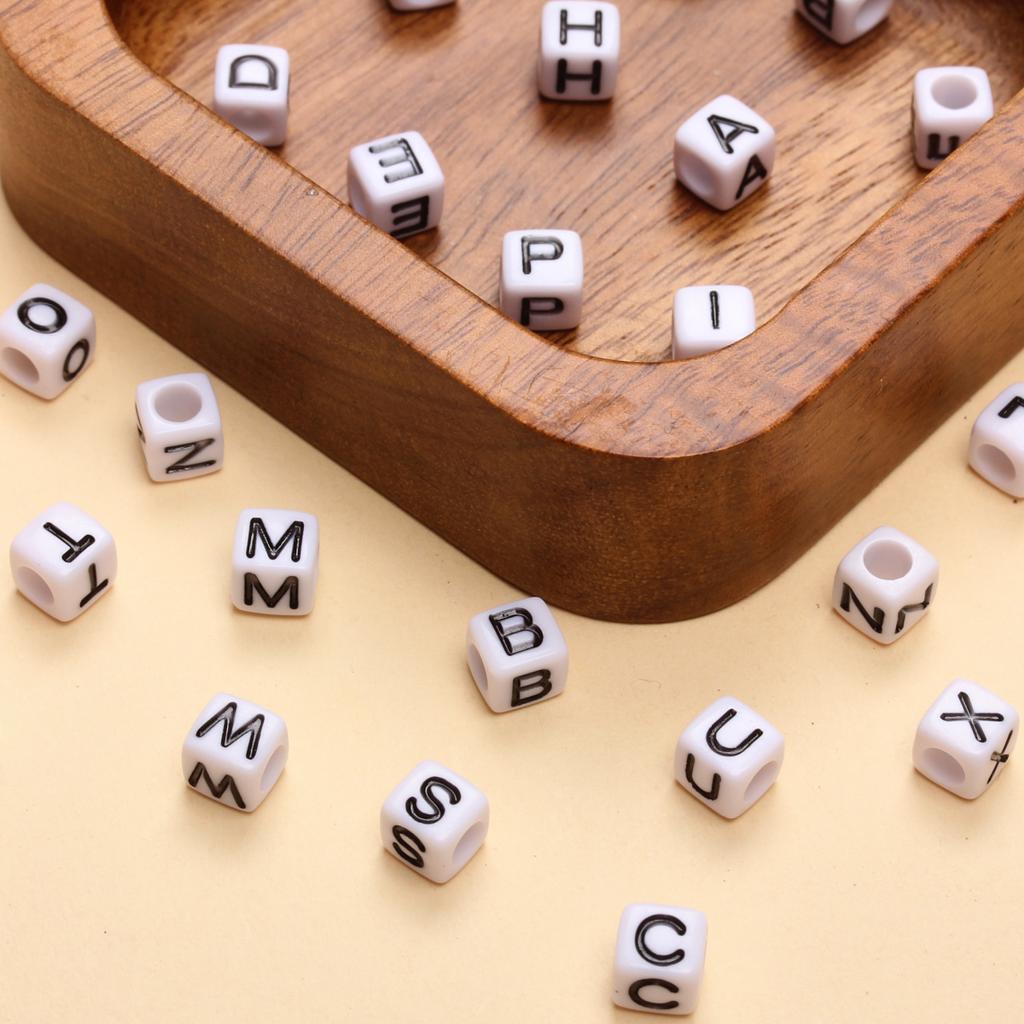 100 шт. бусины с буквами, акриловые бусины-кубы, цветные бусины с буквами и макропористые бусины используются для изготовления ювелирных изделий, ожерелья, браслетов своими руками (5.5mm)