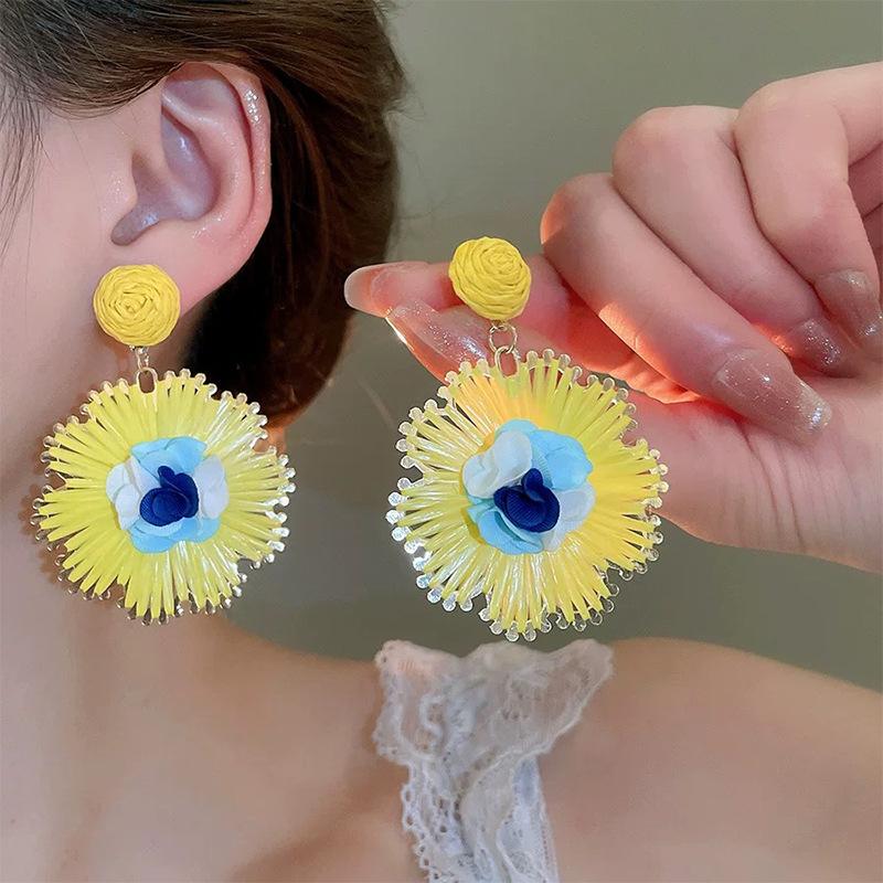 Fashion Niche Exaggerated Round Flower Earrings European American Exquisite Personalized Women Jewelry