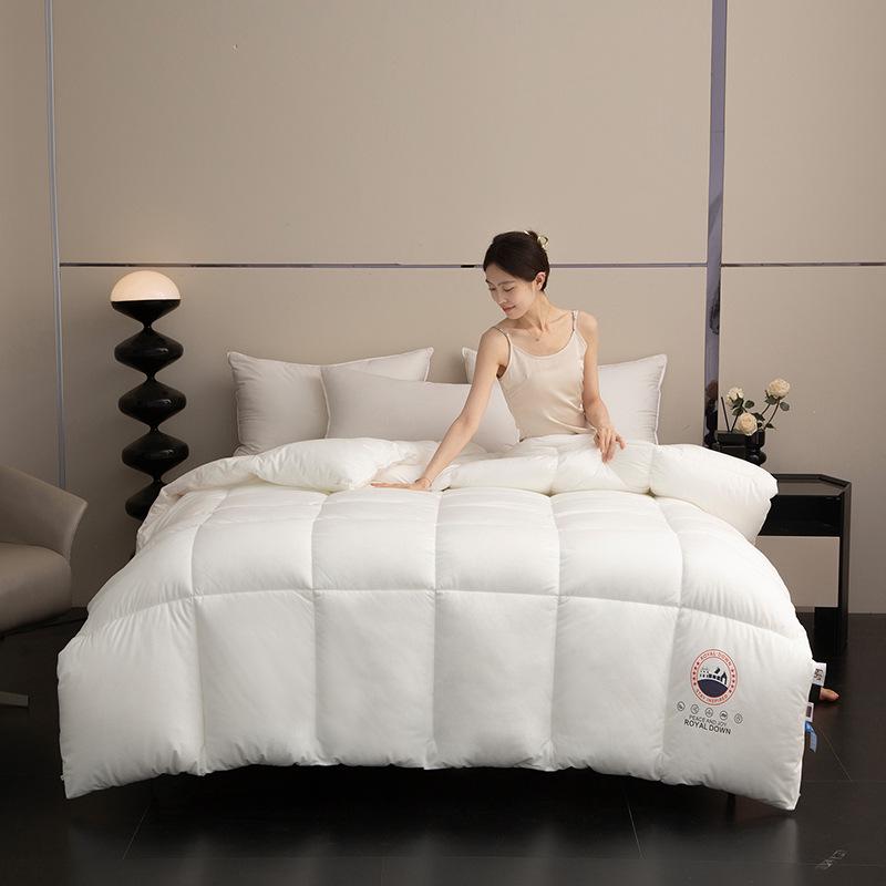 Icelandic Cashmere Down Luxury Quilt with High Rebound Warmth