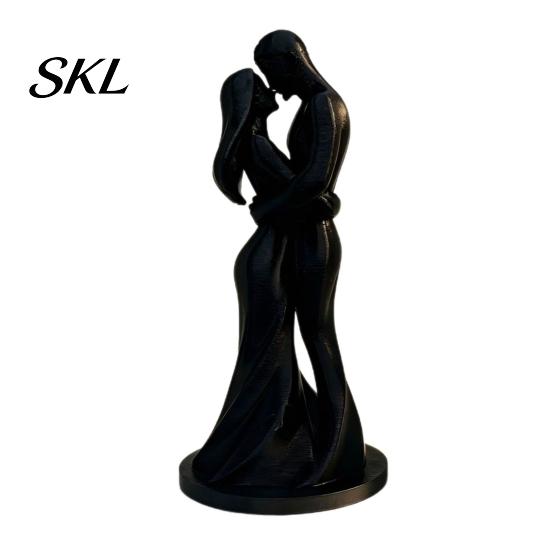 3D Molded Couple Art Printed Black & White Hugging Statue, Minimalist Modern Sculpture with Abstract Embrace Statue Form, Romantic Desk Decor