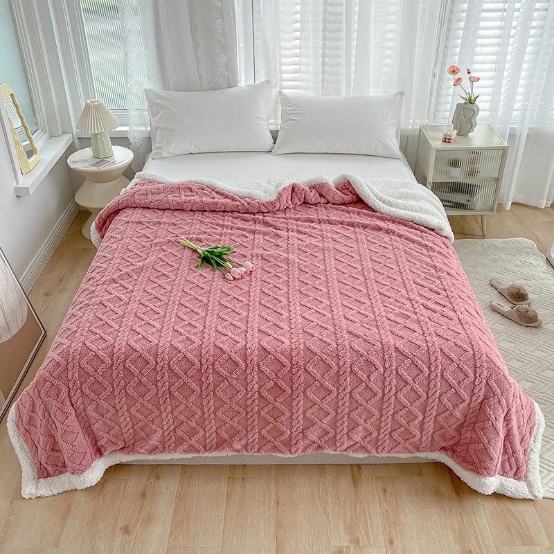 Lambswool Quilt Blanket Dual-purpose Coral Flannel Sofa Car Cover Blanket Office Lunch Break Shawl Air Conditioning Blanket Gift